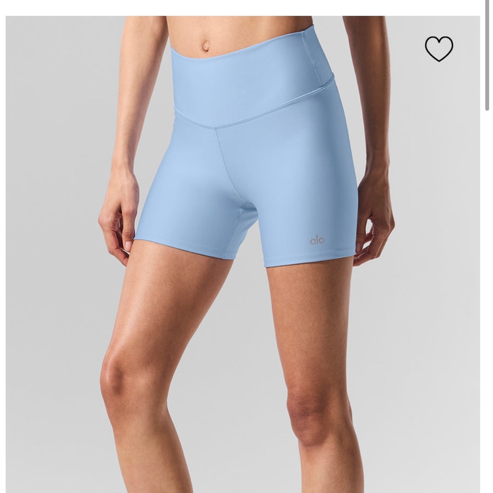 ALO 5” Airlift energy short seashell blue